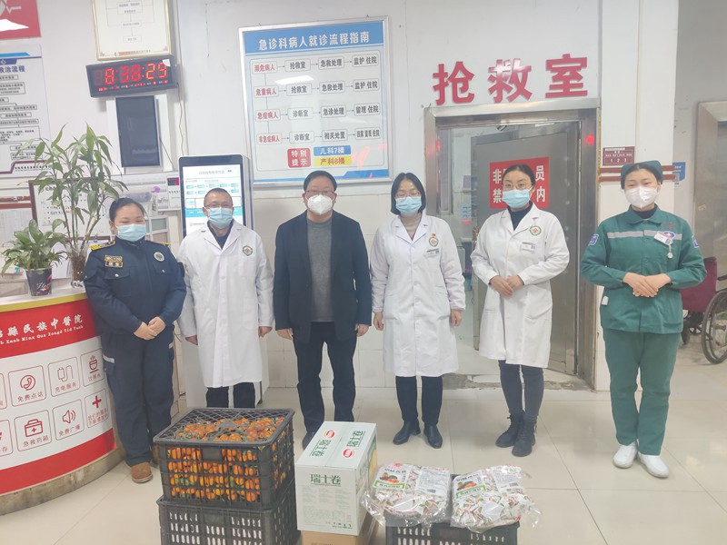 周強王福榮吳峰龍勇黃曉勇劉攀除夕看望慰問春節(jié)值班人員