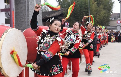 松桃：歡樂過大年  非遺花鼓慶新春