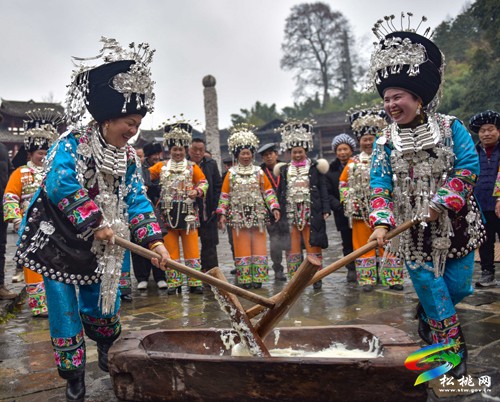 松桃：苗嶺歡歌過(guò)大年