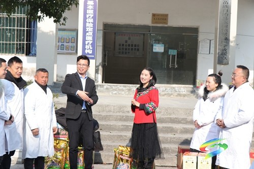“春暉行動·風(fēng)箏計(jì)劃”公益活動小組到木樹鎮(zhèn)開展慰問