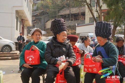 正大鎮(zhèn)：鄉(xiāng)村趣味運(yùn)動會 親子互動樂開懷