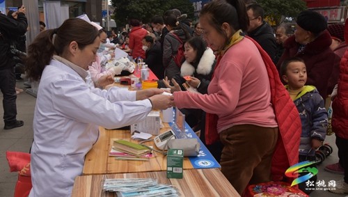 【山海相連?莞銅情深】東莞市衛(wèi)生健康局率隊(duì)到松桃調(diào)研指導(dǎo)工作