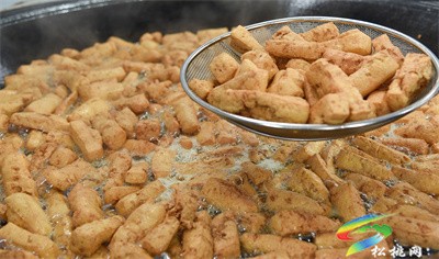 長興堡鎮(zhèn)白底村：傳統(tǒng)工藝做豆腐 品出家鄉(xiāng)老味道