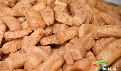 長興堡鎮(zhèn)白底村：傳統(tǒng)工藝做豆腐 品出家鄉(xiāng)老味道