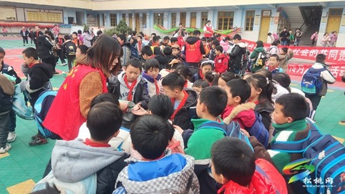 寨英鎮(zhèn)：小小書簽手中傳營造護苗好氛圍