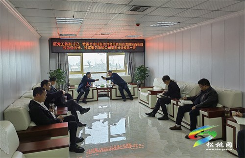 溫州總商會(huì)創(chuàng)會(huì)榮譽(yù)會(huì)長(zhǎng)、神鷹服飾集團(tuán)公司來(lái)松投資考察