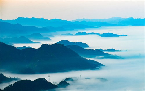 松桃：春日晨霧繚繞美如畫