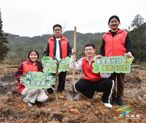 盤信鎮(zhèn)開展2023年“我為家鄉(xiāng)捐棵樹·同心共建春暉林”植樹活動