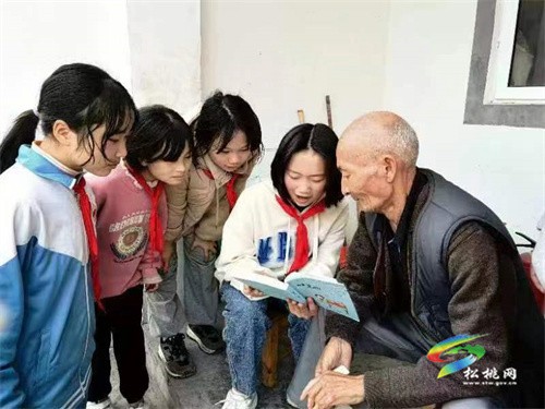 【大美松桃文明行 】妙隘鄉(xiāng)完小開展“關(guān)愛老人、服務(wù)社會”文明實踐活動