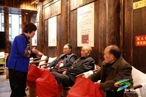 松桃苗醫(yī)藥兵哥哥康養(yǎng)堂舉行一周年慶典儀式