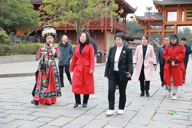 北京依文集團(tuán)手工坊來(lái)松開展文化旅游資源考察