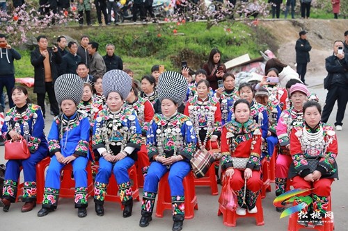 “聯(lián)歡式”“展演式”，松桃公安交警“美麗鄉(xiāng)村行”巡回宣講步履不停
