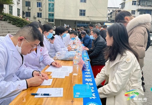 貴州省中西醫(yī)結合學會攜手貴州中醫(yī)藥大學第一附屬醫(yī)院專家到縣人民醫(yī)院開展義診活動