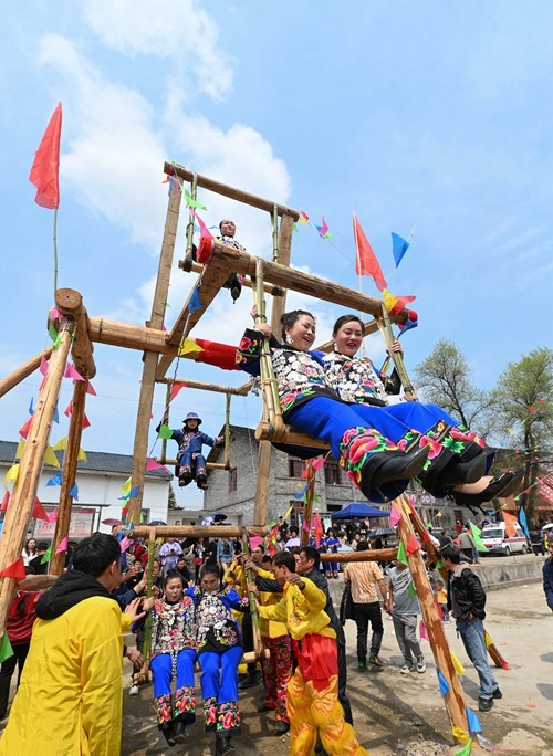 木樹鎮(zhèn)濫泥村:精彩!黔湘渝同胞歡度 “春社節(jié)”