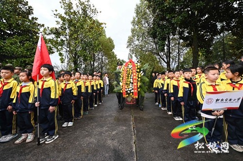 【網(wǎng)絡(luò)中國節(jié)?清明】松桃開展“清明祭英烈”祭掃烈士活動