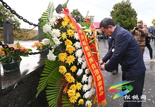 【網(wǎng)絡(luò)中國節(jié)?清明】松桃開展“清明祭英烈”祭掃烈士活動