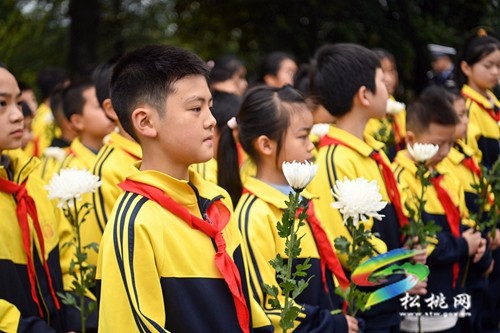 【網(wǎng)絡(luò)中國節(jié)?清明】清明將至 松桃開展多種形式緬懷先烈活動
