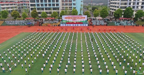 精彩!松桃校園足球三級(jí)聯(lián)賽開幕