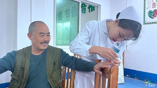 溫情護(hù)士節(jié) 愛心送溫暖