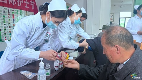 溫情護(hù)士節(jié) 愛心送溫暖