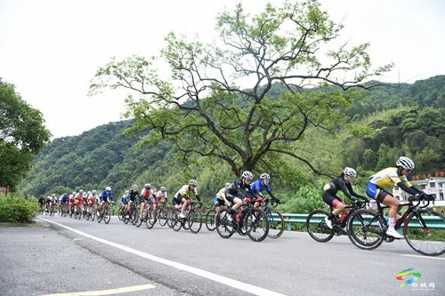 2023年中國公路自行車聯(lián)賽（銅仁站）暨環(huán)梵凈山公路自行車賽個人大組限時賽開賽