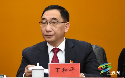 縣委經(jīng)濟工作會議召開