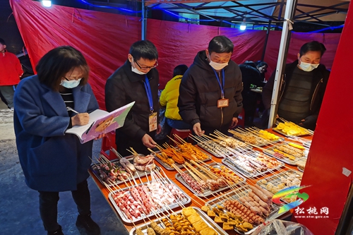 甘龍鎮(zhèn)開(kāi)展冷鏈?zhǔn)称芬咔榉揽貙?zhuān)項(xiàng)檢查