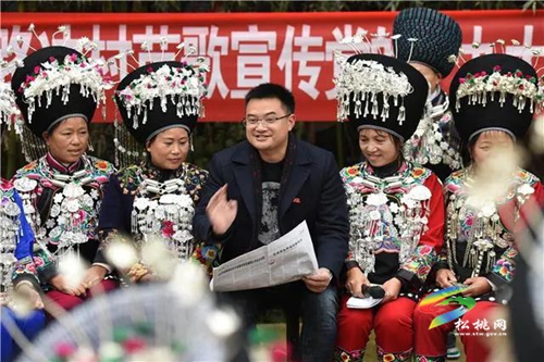 文明之花綻放美麗苗鄉(xiāng)大地