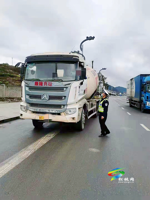 松桃交警大隊(duì)開(kāi)展貨車非法改裝專項(xiàng)整治