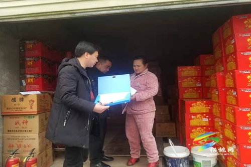 蓼皋街道開展春節(jié)前夕煙花爆竹專項整治行動