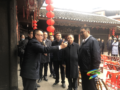 全市“一中心一張網(wǎng)十聯(lián)戶”現(xiàn)場(chǎng)觀摩會(huì)走進(jìn)松桃