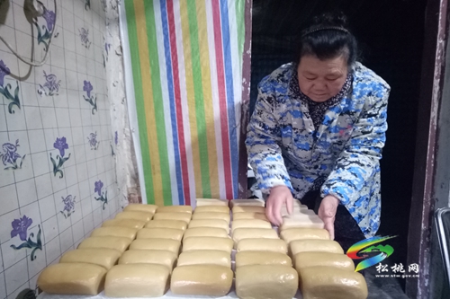 寨英古鎮(zhèn)米豆腐成了必備年貨