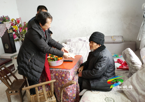 縣政協(xié)開展百歲老人走訪慰問活動(dòng)
