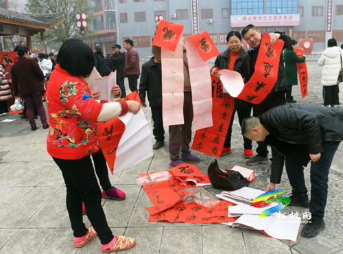 【新春走基層】松桃老年大學開展“送文化進社區(qū)·迎新春”活動