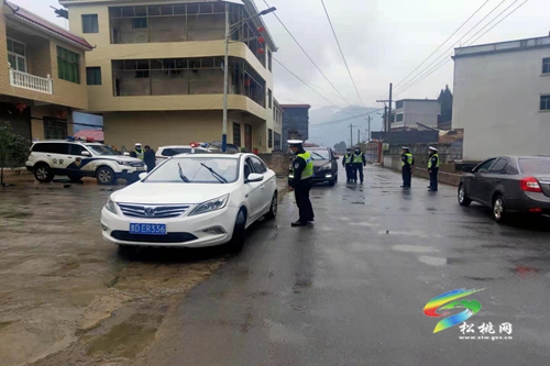 普覺鎮(zhèn)開展道路交通安全整治聯(lián)合執(zhí)法大行動