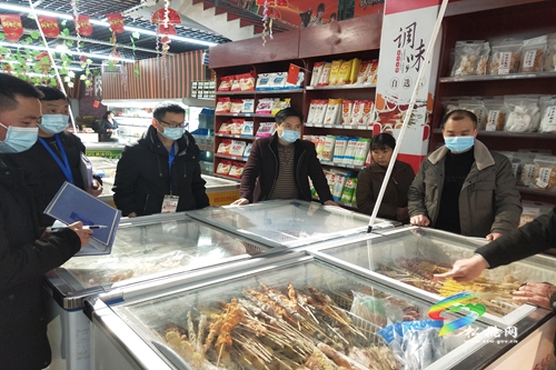 甘龍鎮(zhèn)開展春節(jié)前食品安全和疫情防控聯(lián)合大檢查