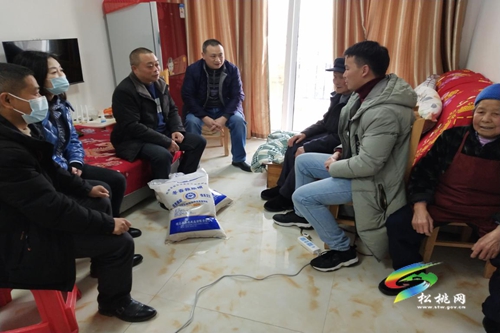 松桃：“冬暖行動”力保災民溫暖過冬過節(jié)