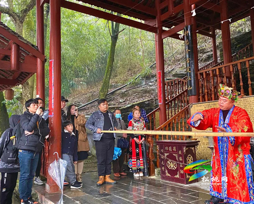 【新春走基層】苗王城景區(qū)春節(jié)人氣旺