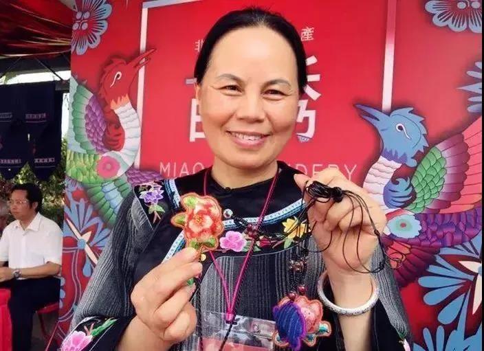央媒再度聚焦“繡娘”石麗平