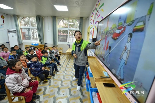 松桃：搬遷戶子女就近入園上學(xué)