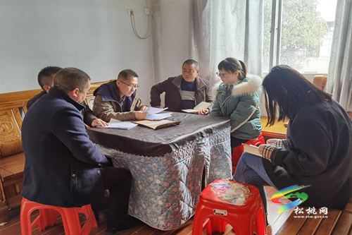 市應(yīng)急管理局來松開展冬春救助專項督查
