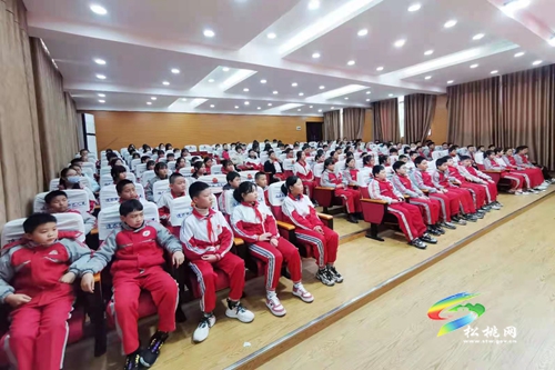 松桃：聘用法治副校長(zhǎng) 推動(dòng)法治校園建設(shè)