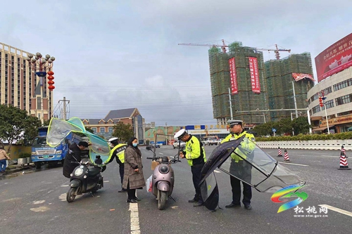 松桃交警開展交通安全專項整治行動