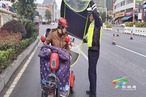 松桃交警開展交通安全專項整治行動
