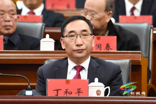 松桃苗族自治縣第十六屆人民代表大會(huì)第五次會(huì)議第二次全體會(huì)議召開(kāi)