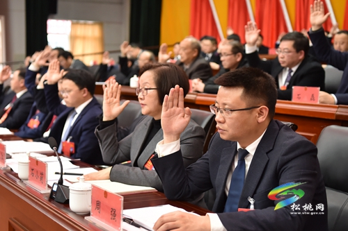 松桃苗族自治縣十六屆人民代表大會(huì)五次會(huì)議閉幕會(huì)勝利閉幕