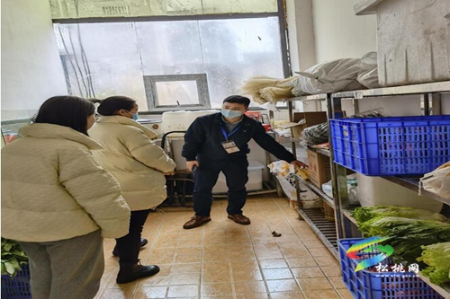 縣市場監(jiān)管局開展學(xué)校食堂及校園周邊食品安全專項檢查工作