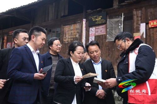 【奮斗百年路 啟航新征程】縣委宣傳部黨支部、縣融媒體中心黨支部到石梁鄉(xiāng)開展主題黨員活動(dòng)日活動(dòng)