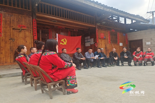 【奮斗百年路 啟航新征程】松桃：雙語宣講黨史 學(xué)習(xí)教育接地氣