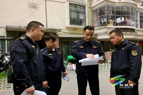 松桃開展城區(qū)藍(lán)頂棚違建情況調(diào)查